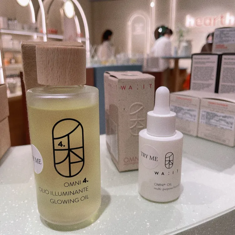 「葵。保養油」（左，125ml／3480元）、「柚。精華油」（右，30ml／2980元）。張家玲攝