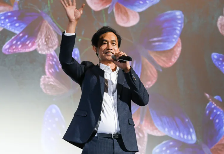 《消失的紫斑蝶》導演詹家龍鼓勵大眾都能攜手孩子前往戲院看片，透過兒童的視角更能看到電影中不同觀點 。牽猴子提供