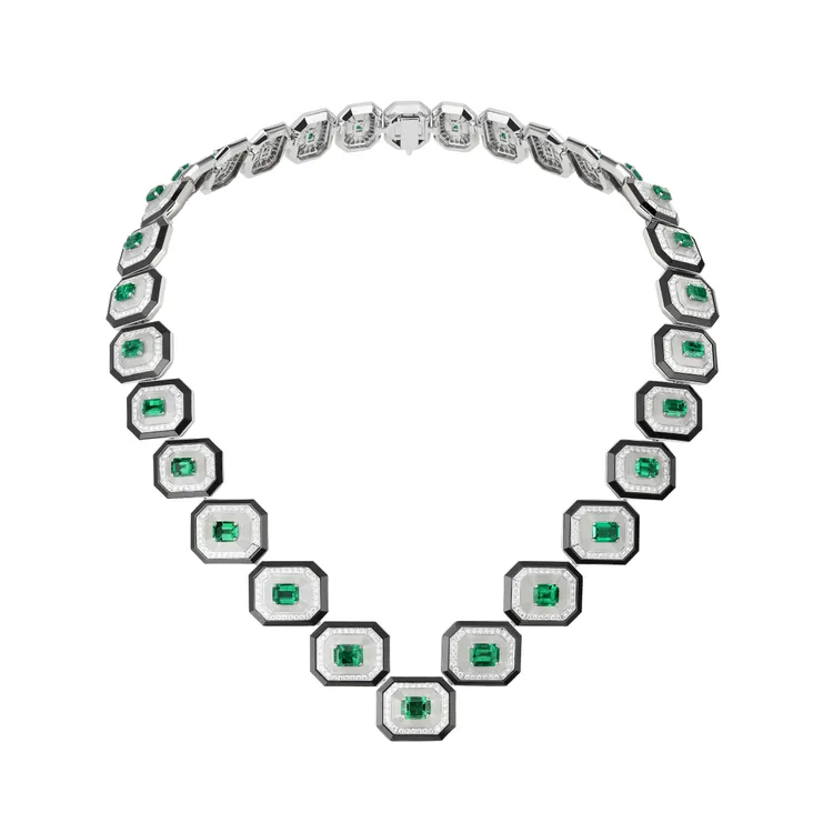 BOUCHERON高級珠寶系列Col Émeraudes祖母綠項鍊，鑲嵌總重約24.59克拉的28顆祖母綠，約6320萬元。品牌提供