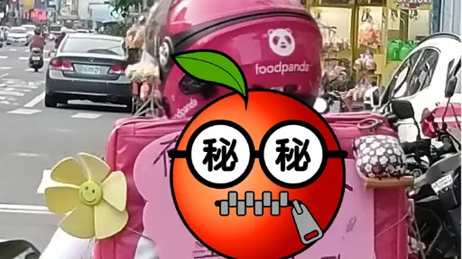媽媽為生活背嬰騎車外送！箱後貼短短10字告示　網心疼：她已經盡力了