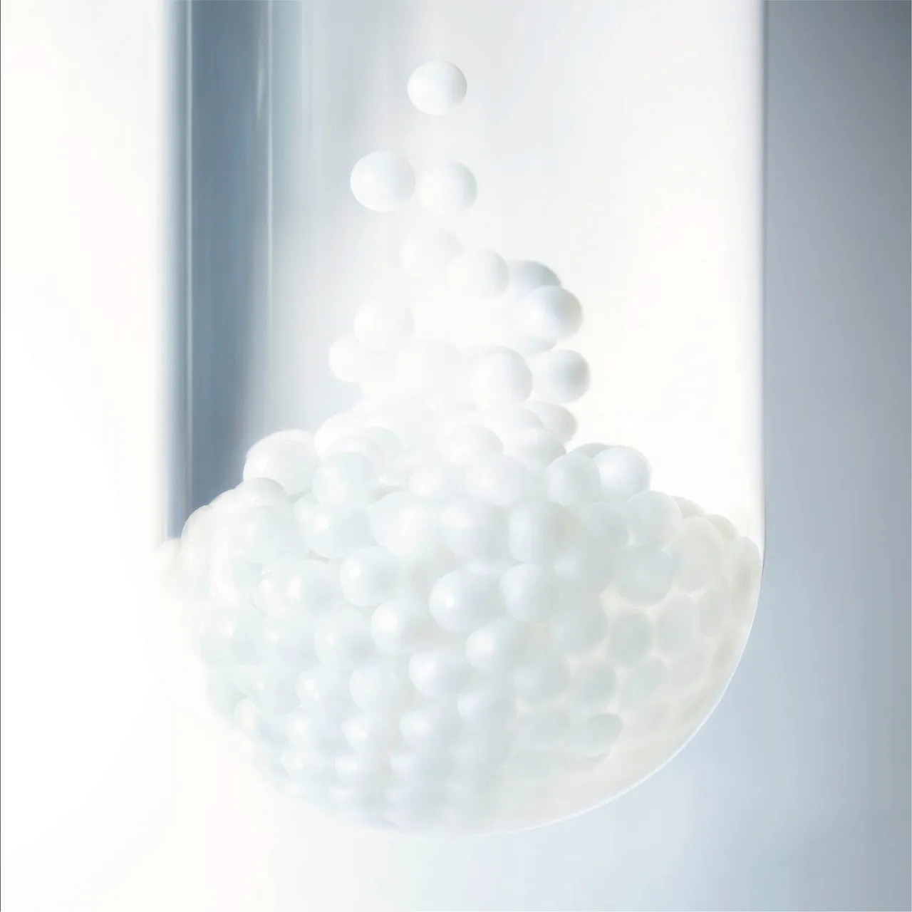 全新黄金鱼子匀亮活萃。品牌提供