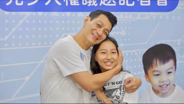 聶雲（左）、小女兒聶庭一同出席活動。臺孝婷攝