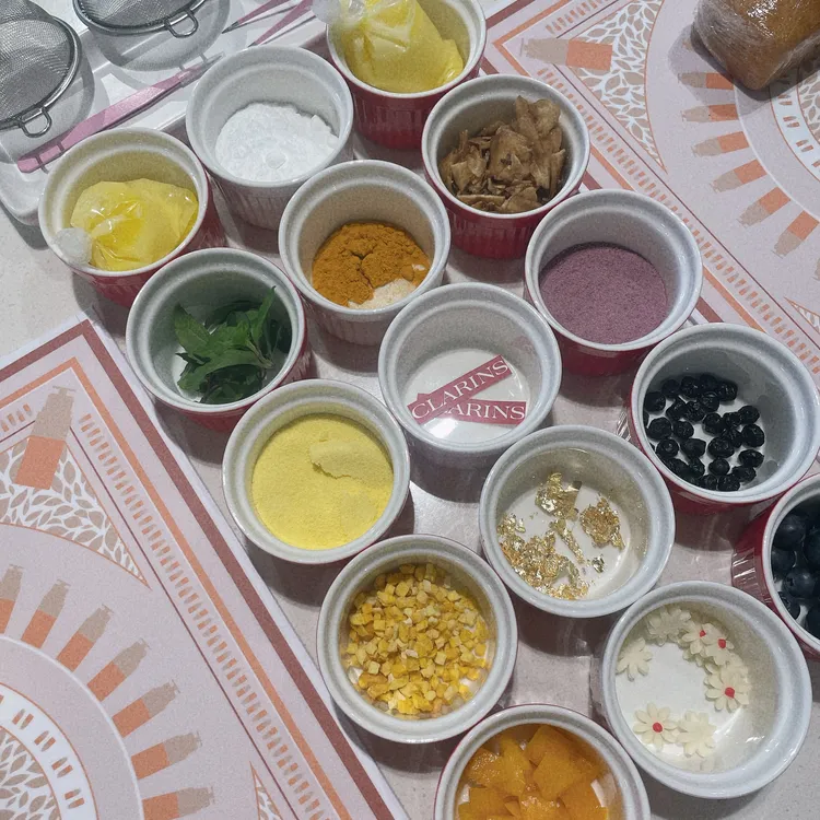 克蘭詩替黃金雙激萃替清爽版和經典版雙激萃新添了20種植物萃取配方。張家玲攝