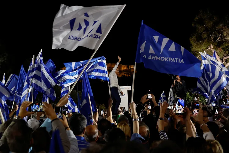 保守派總理米佐塔基斯的支持群眾。路透社