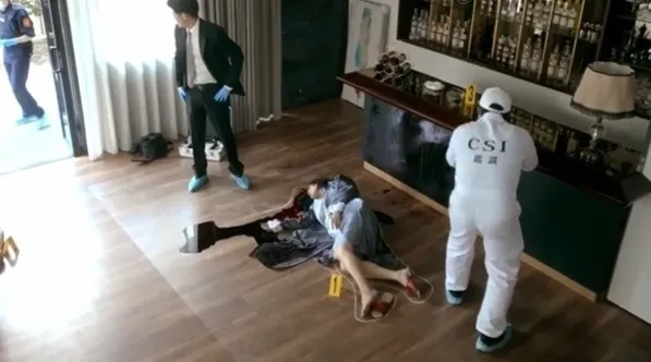 田麗倒臥血泊。八大提供