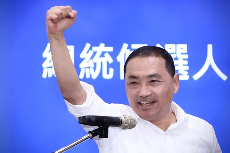 侯友宜3度高喊要政黨輪替，才能夠救台灣救國家。林林攝