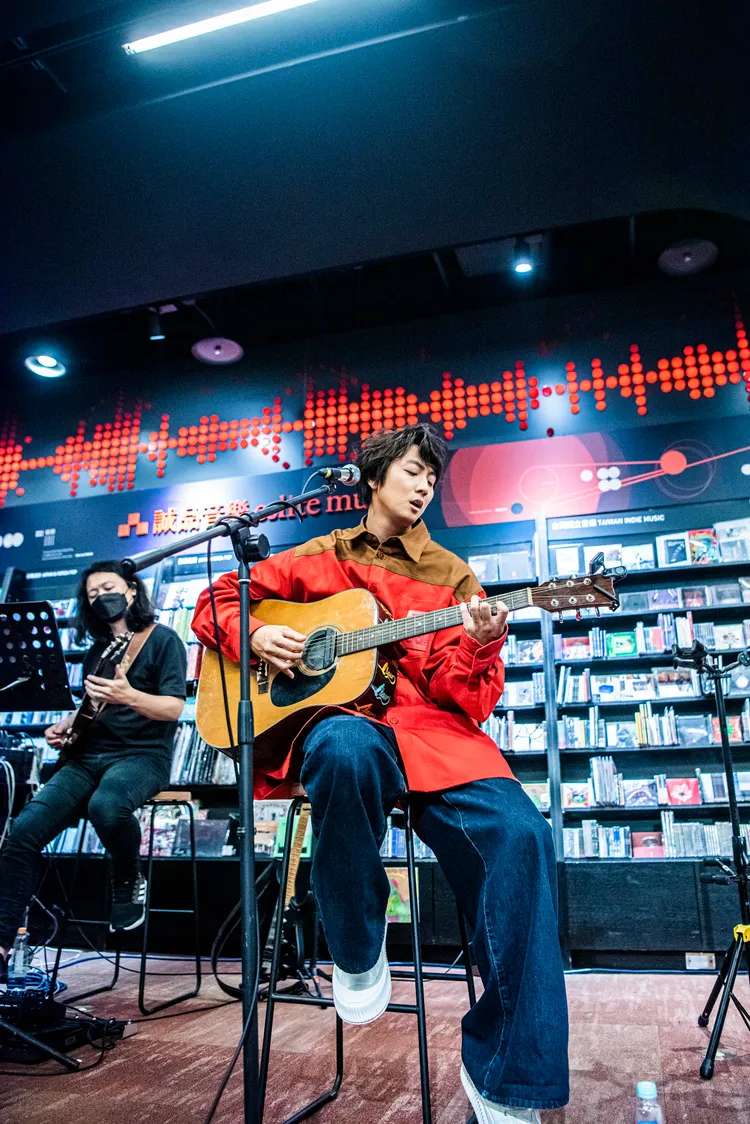 許書豪近日推出新輯，並展開北中南巡演。華納音樂提供