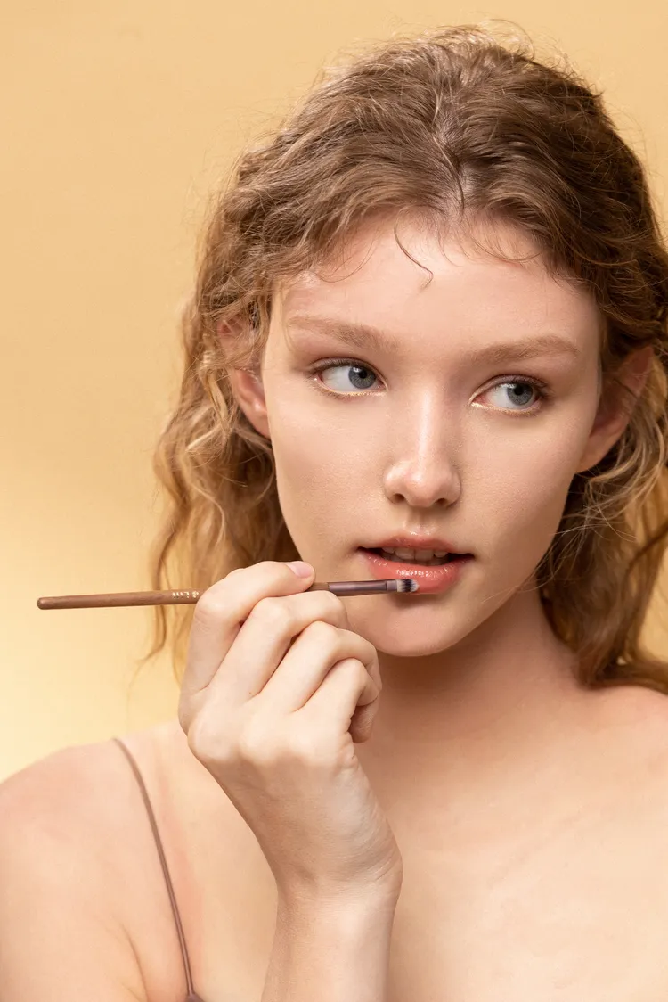 核桃木典藏刷具刷柄以頂級的加拿大黑胡桃木打造。品牌提供