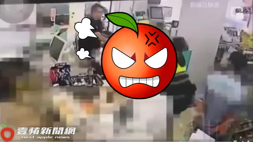 2警輪番挨打最新影片曝! 超商浩克瘋狂揮拳「重擊警察頭臉」