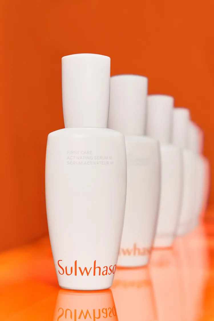 雪花秀新一代潤燥養膚精華，60ml／2880元。品牌提供