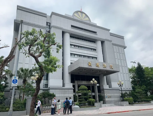 最高法院因這風險「換膚拉皮」　牆上有詩和太陽