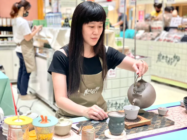 好物市集除了販售茶業外，現場也提供茶藝品飲。曾仲葳攝