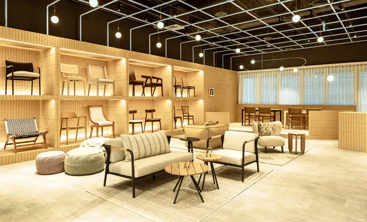 7OCEANS與來自芬蘭的「Yatofu Creatives 也兜設計」攜手打造互動式體驗空間，讓來訪顧客感受品牌標榜的自然舒適、悠閒鬆弛設計氛圍。業者提供