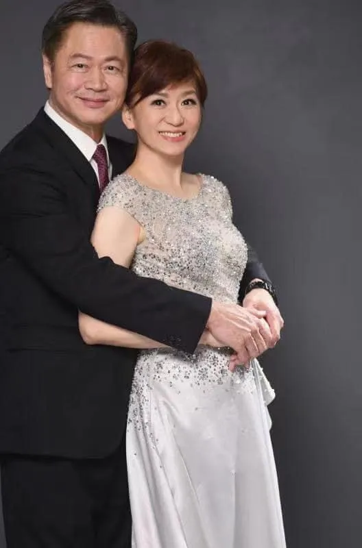 周玉琴(右)和賴岳謙520放閃。翻攝自周玉琴臉書