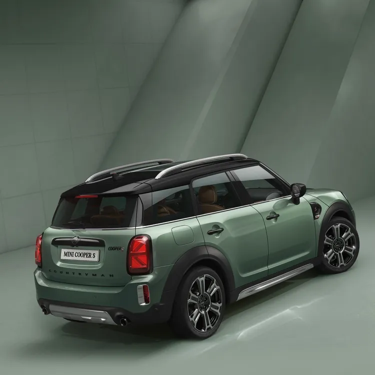 MINI Countryman動力搭載TwinPower Turbo渦輪增壓引擎並搭配Steptronic變速系統，是款越野風範十足、座艙空間獨具巧思的休閒車款。原廠照片