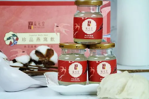 琉元堂歡慶母親節，推出「珍品燕窩飲」5入飲禮盒兩組91折。業者提供