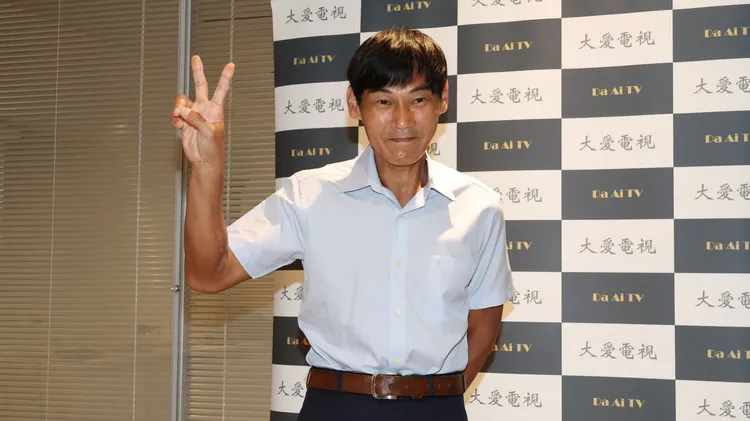 夏靖庭的兒子都還很小。莊宗達攝