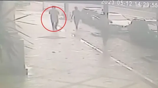 男子得手後離開。林口警分局提供