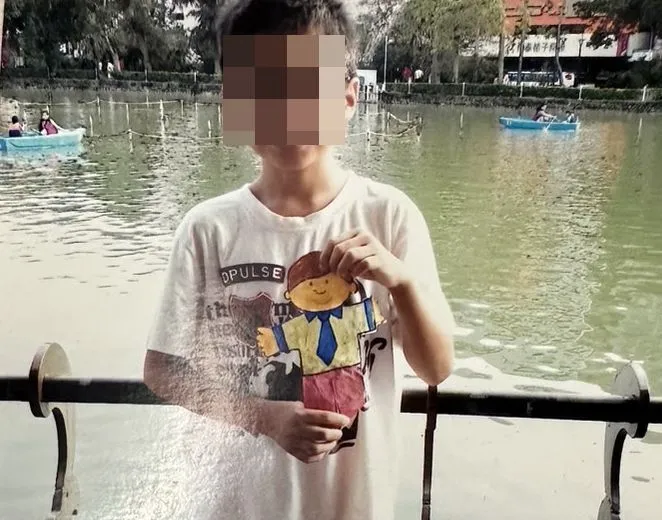 賴姓高中生幼時照片。家屬提供