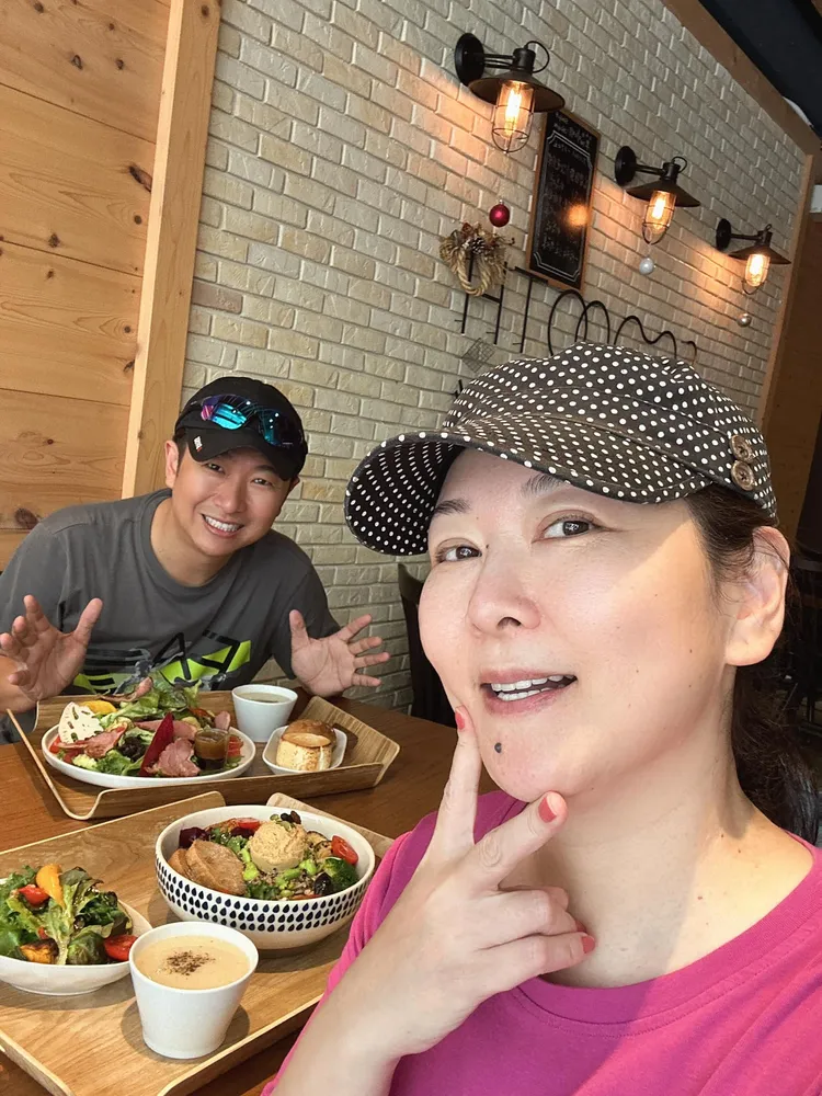 張秀卿跟老公感情如膠似漆。翻攝張秀卿粉絲團