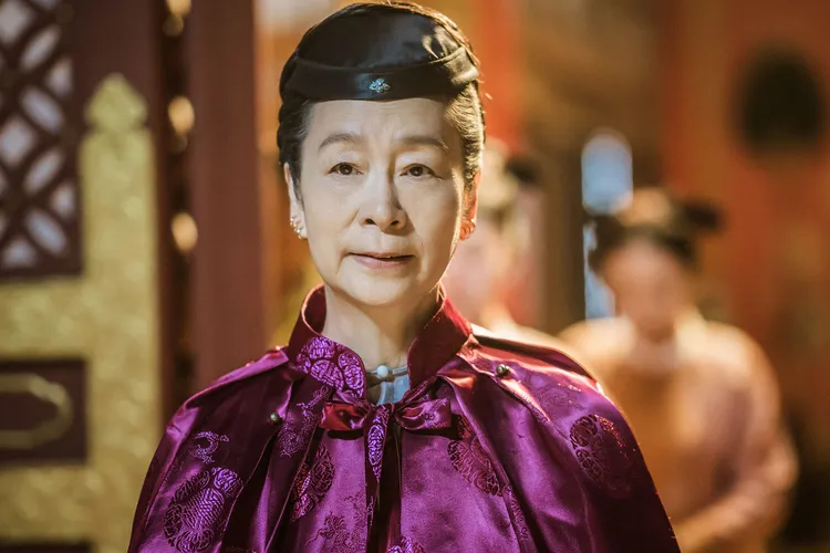 奚美娟端莊威嚴的形象深植人心。中天娛樂台提供