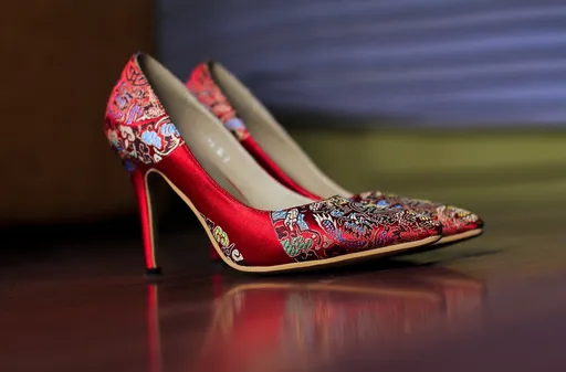 OL驚見鞋裡「白白黏黏的」!噁男鄰居稱「拿來聞不小心打噴嚏」 下場超慘