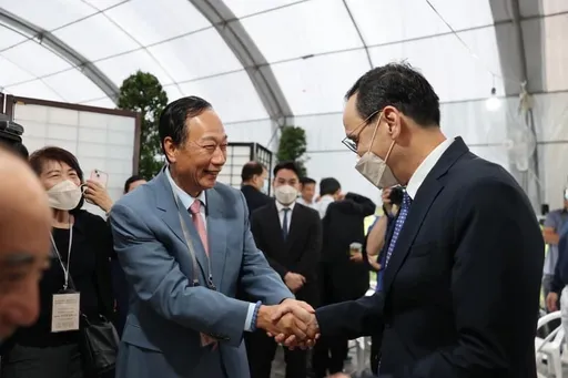 還原5/15三巨頭夜會！　她驚爆朱立倫對郭台銘放話「我可乾綱獨斷」