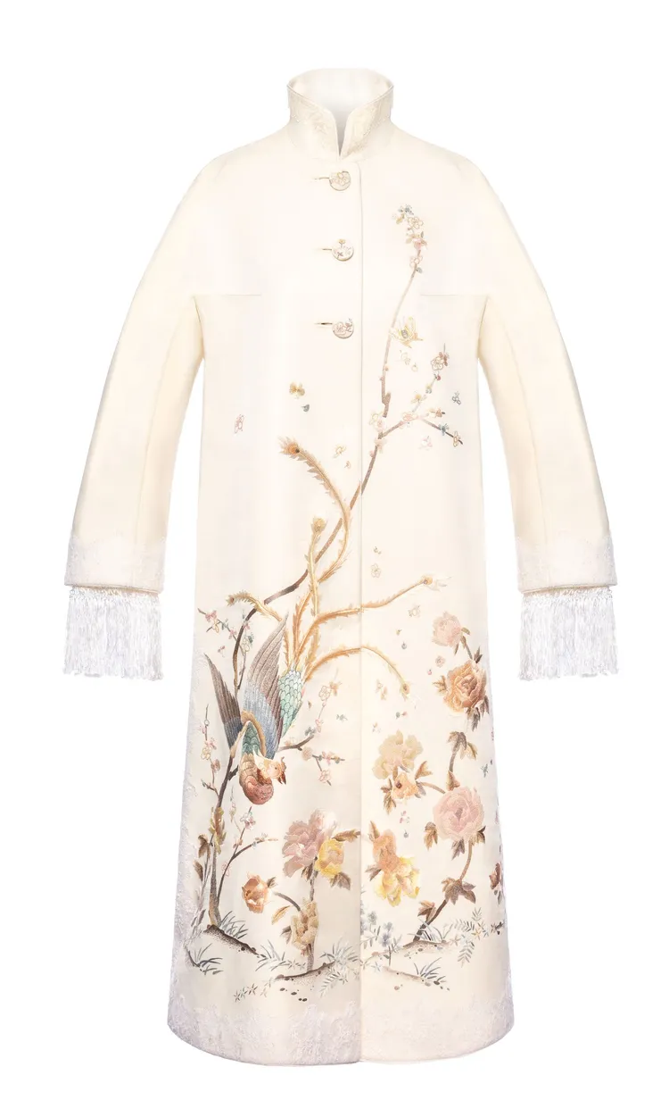 高級訂製款外套，35萬2800元。品牌提供