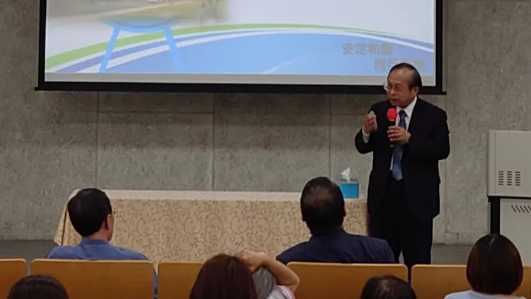 侯明鋒今到岡山進行乳癌衛教演講前受訪，強調家人支持侯友宜的任何決定。讀者提供