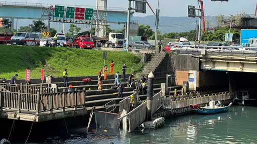 砂石車一路搖晃衝台北港護城河　駕駛救起命危送醫