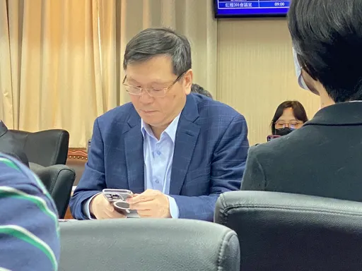 郭董曝BNT内幕！立委问有无来自大小姐关心　庄人祥：指蔡总统是不是？