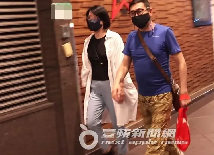 《壹蘋》曾直擊宋少卿（右）和短髮熟女同進同出。資料照片