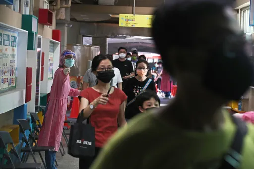 新冠疫情每日3、4千人重複感染 羅一鈞:直到7月都在高點