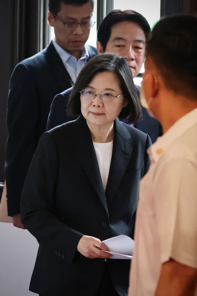 賴清德陪同蔡英文出席記者會。林林攝