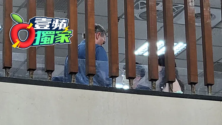 蕭里的父親昨傍晚到北檢出庭。呂志明攝