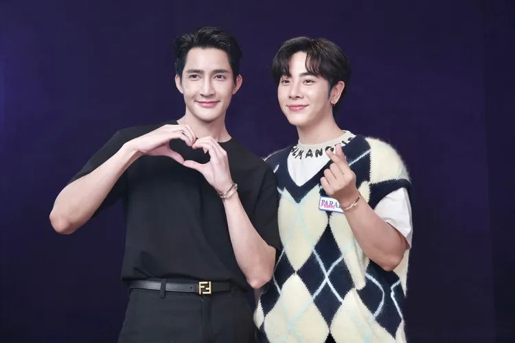 Earth（左）自爆之前生病發燒，跑去Mix家養病。林林攝