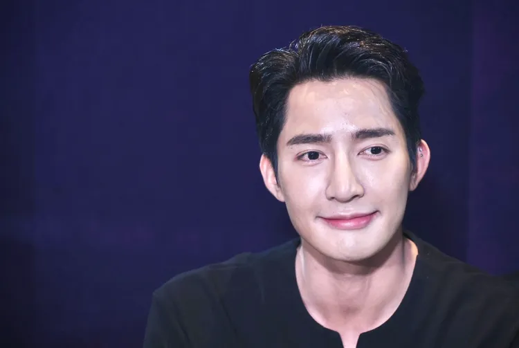 熱愛畫畫的Earth想去101寫生。林林攝