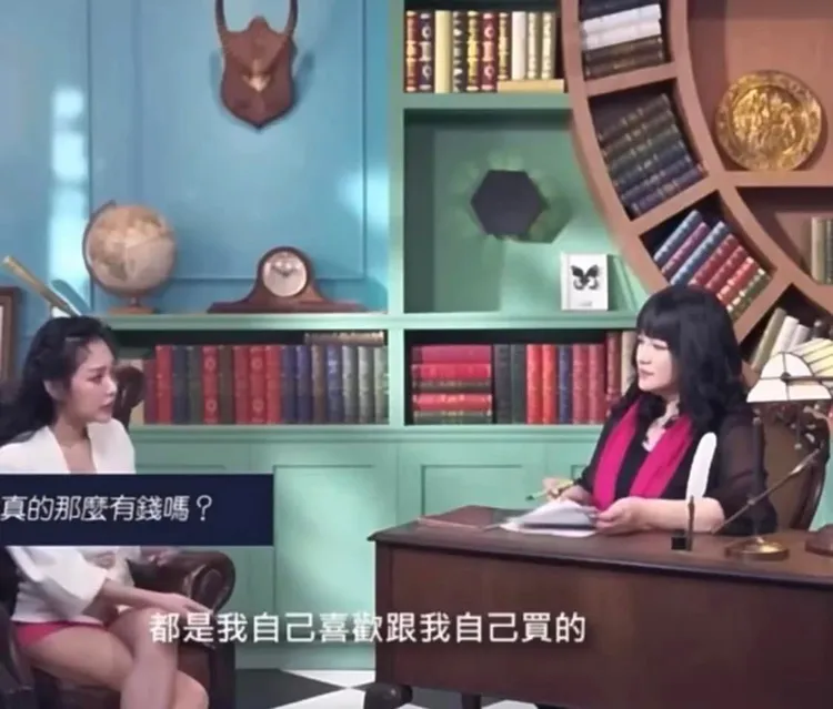 陳沂指出，王思佳上節目自己說，分享的東西都是自己買的。翻攝自陳沂臉書