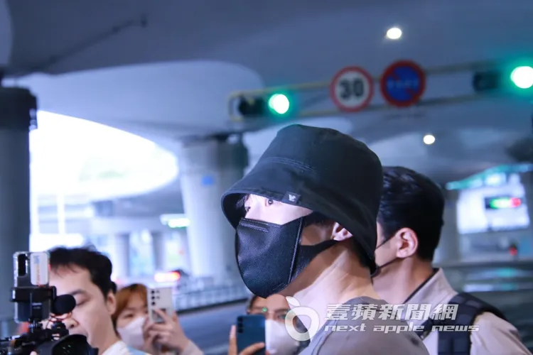 金宣虎回到韓國也被粉絲團團包圍。讀者提供