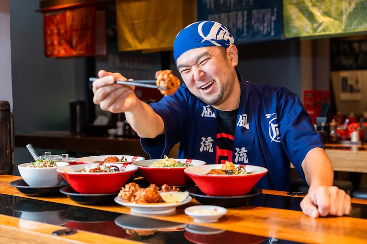 Chili's 、ラーメン凪、双聖三大品牌攜手蝦皮購物517吃貨節，下單抽半年份超人氣迷你黑火山巧克力蛋糕、唐揚炸雞、雙球冰淇淋。業者提供