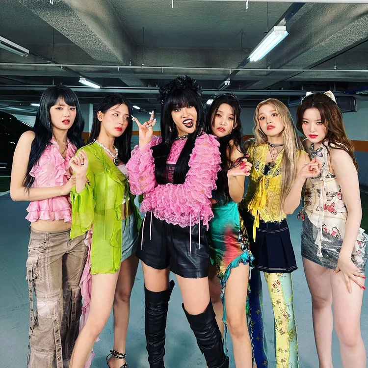 (G)I-DLE與Ral Ral合照。翻攝Ral Ral IG