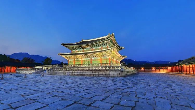 景福宮勤政殿夜景，明晚台灣時間晚上7點即於次地登場GUCCI 2024早春系列時裝大秀。品牌提供