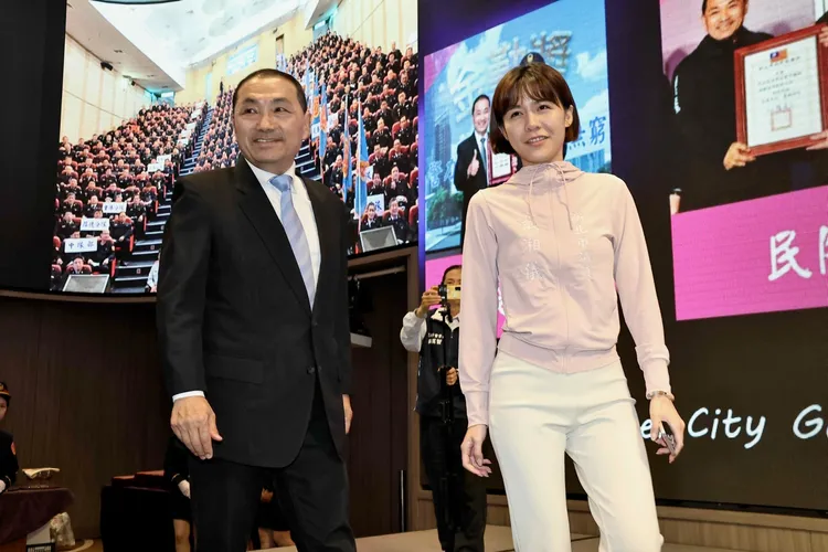 新北市議員戴湘儀過去也曾是電視台女記者，被延攬進市府團隊當副發言人後，更進一步選上議員。施昂強攝