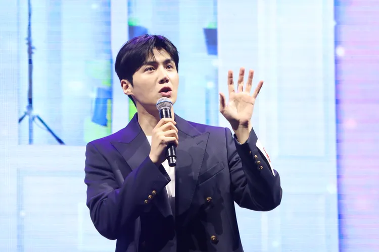 金宣虎表示可以清楚看到每個人的臉蛋。鄭孟晃攝