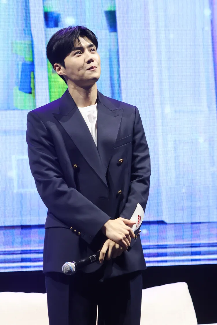 金宣虎被台灣粉絲的手機燈海感動到。鄭孟晃攝