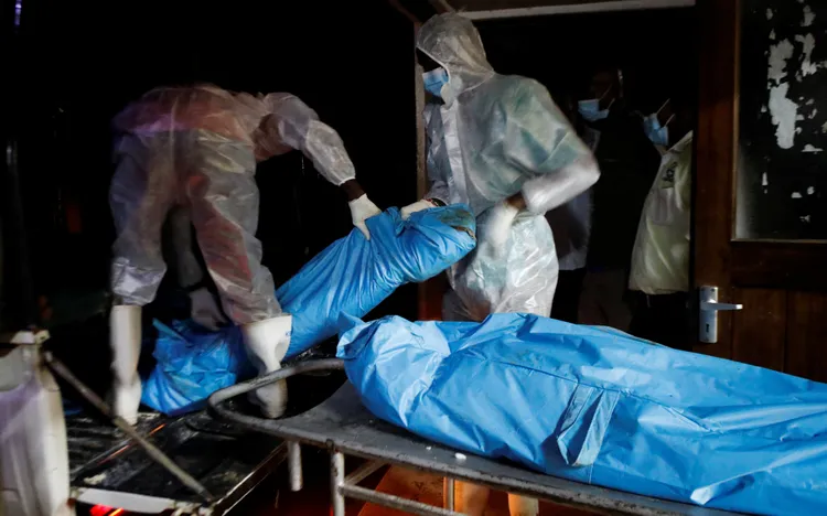 邪教事件震驚國際。路透社