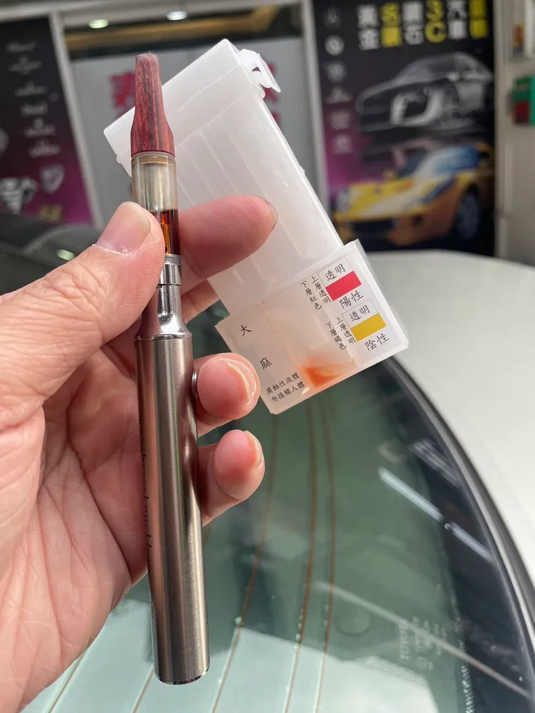 警方查獲李男持有查獲含大麻菸油電子煙。翻攝畫面