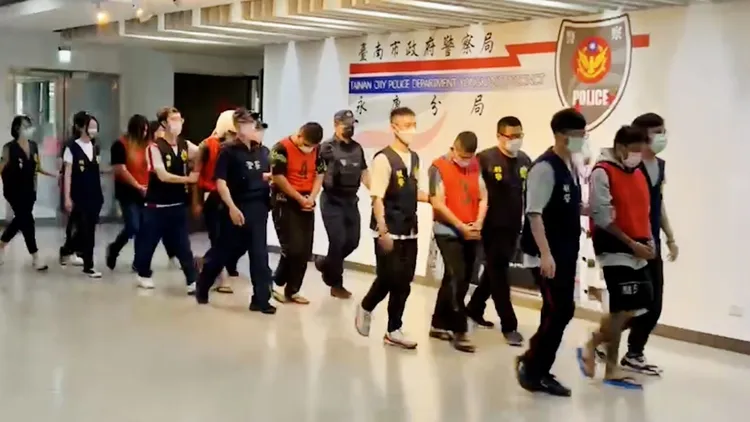 警方將6名嫌疑人移送南檢，檢方訊後聲押2人、3人交保、1人移送少年法庭。讀者提供