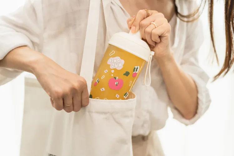 迷客夏與KINGJUN聯名款商品。業者提供