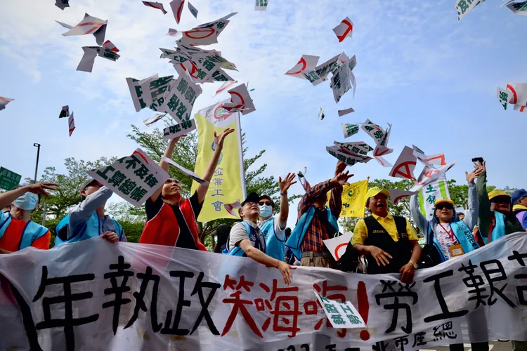 五一行動聯盟1日號召全國工會上凱道遊行。林林攝